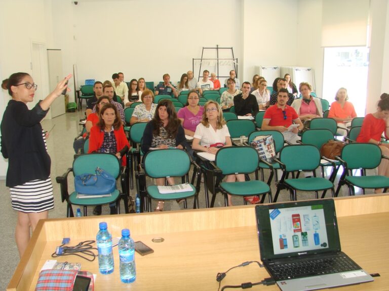 COFARCIR acoge un taller sobre afecciones de la piel