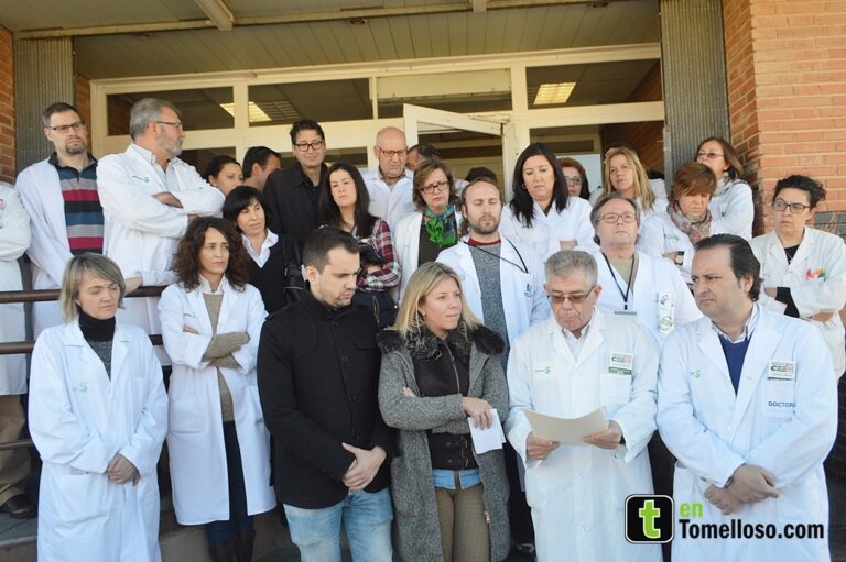Concentración en Tomelloso contra las agresiones en el ámbito sanitario