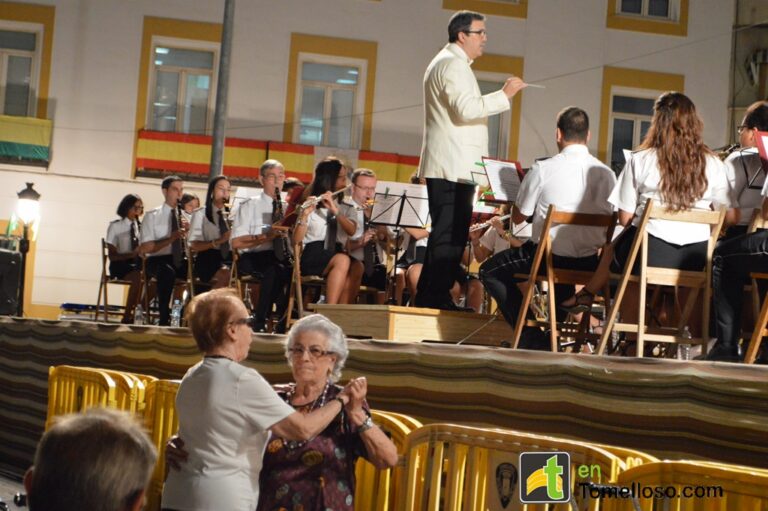 La Agrupación Musical Santa Cecilia de Tomelloso nos mete de lleno en la Feria 2014