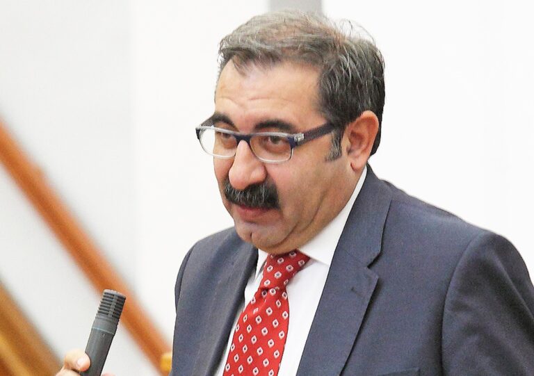 La Junta publicará listas de espera desde 2003 e informará de los tiempos medios de espera