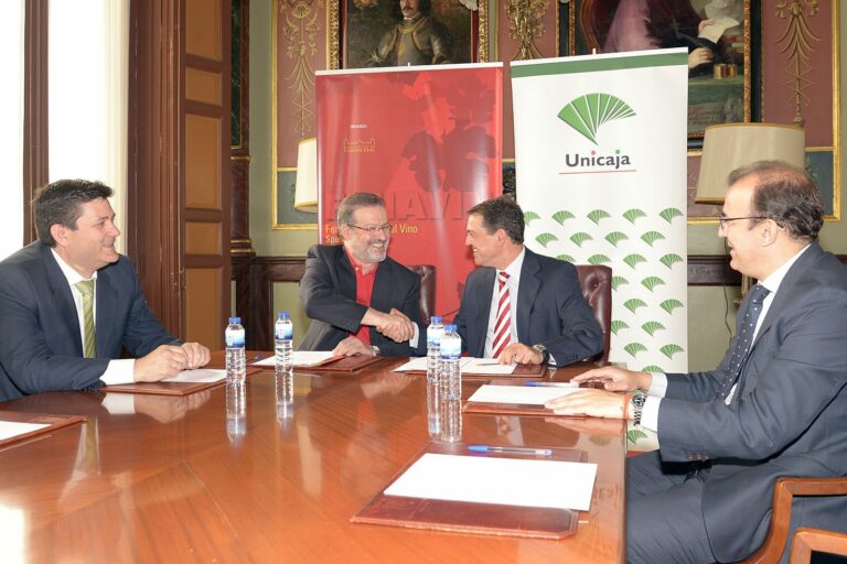 UNICAJA renueva la colaboración con FENAVIN que inició en 2003