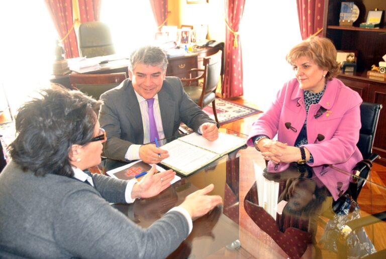 Firmado un convenio de colaboración entre el Ayuntamiento de Tomelloso y la Junta de Cofradías