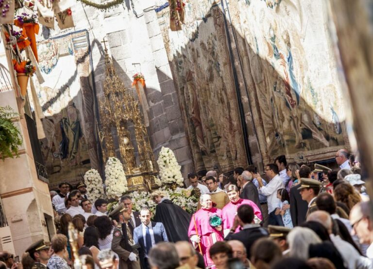 Miles de personas viven el Corpus Christi en Toledo