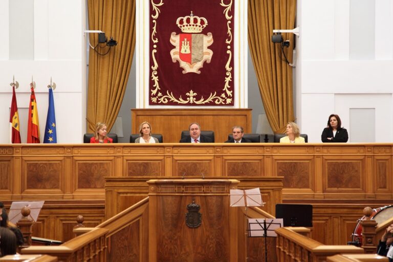 Tirado: “Debemos seguir trabajando por un mundo más libre, más justo y más solidario”