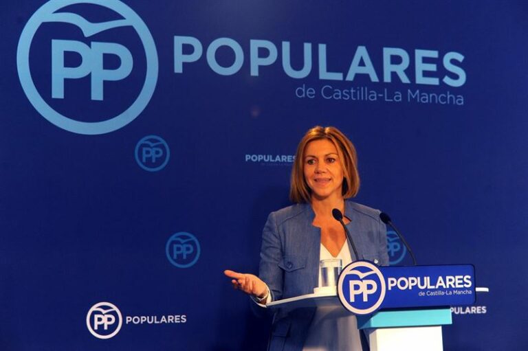 Cospedal: “Los políticos no somos artistas y no somos tertulianos, somos políticos”