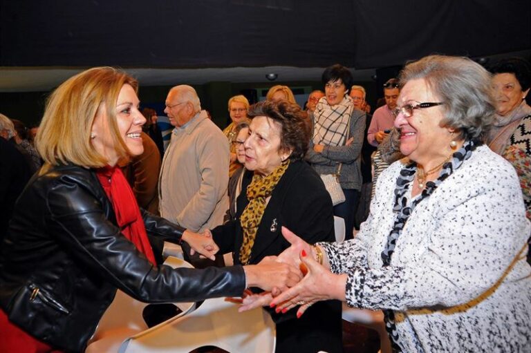 Cospedal: “Para ser presidente hay que venir aprendido de casa”