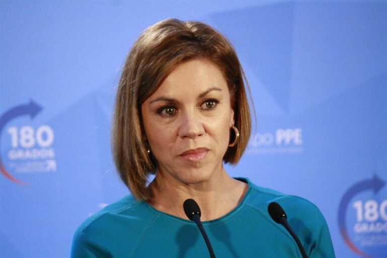 Cospedal no ve necesario enviar ninguna carta renunciando a los privilegios que nunca ha pedido