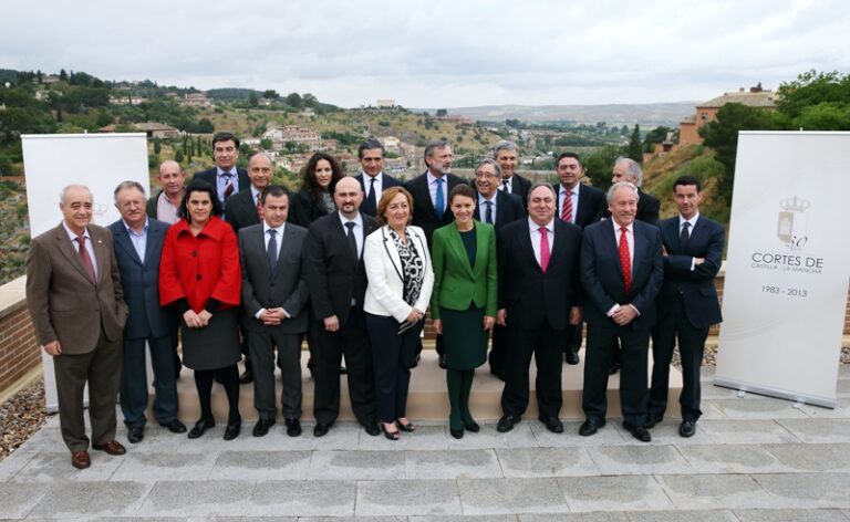 Cospedal afirma que el sector primario es “la base de la pirámide económica de la región”, para crear riqueza y empleo