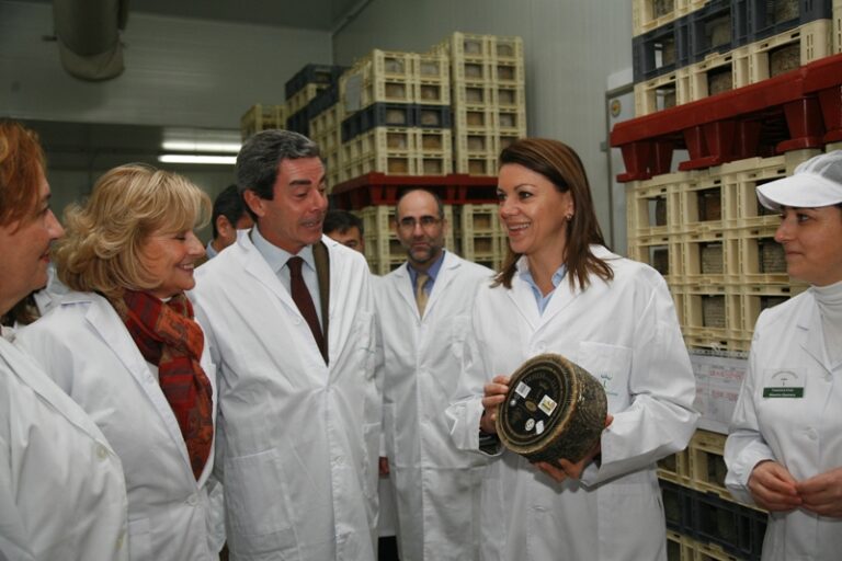 Cospedal anuncia que esta misma semana los agricultores de la región recibirán ayudas por valor de más de 30 millones de euros