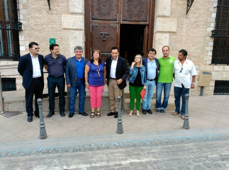 Cotillas: “Los alcaldes del PP están muy escamados y se niegan a ser usados otra vez por un Gobierno socialista para pagar lo que es su competencia”