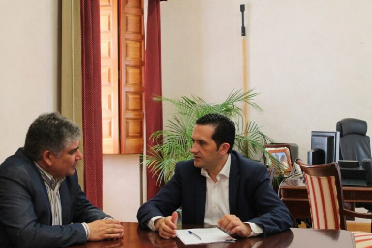 Lucas-Torres y Cotillas se reúnen para analizar las necesidades más urgentes de Tomelloso