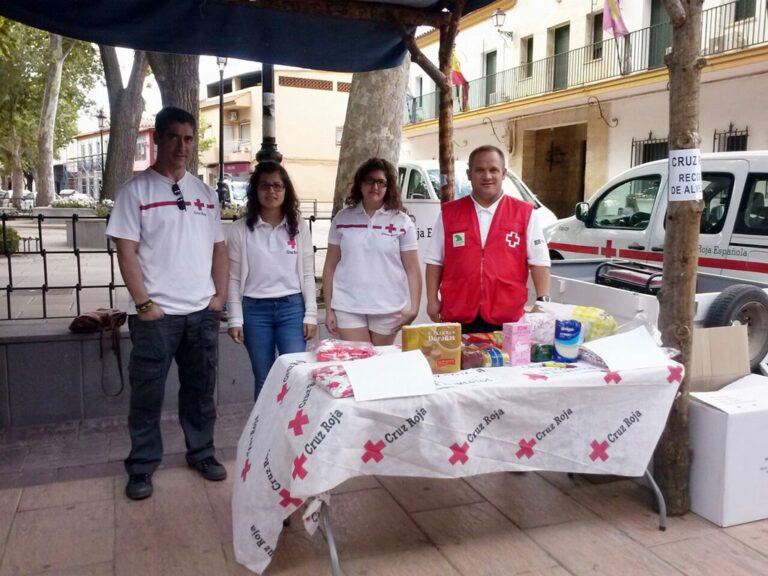 Cruz Roja de Tomelloso recoge alimentos para los más necesitados en Las Ventas del Alba