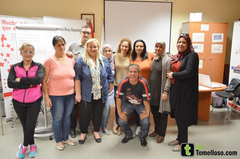 Cruz Roja de Tomelloso imparte un curso de Limpieza de superficies y mobiliario en edificios y locales