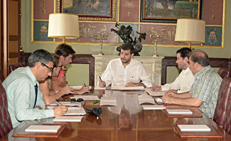 Diputación y Junta planifican el desarrollo del deporte en edad escolar
