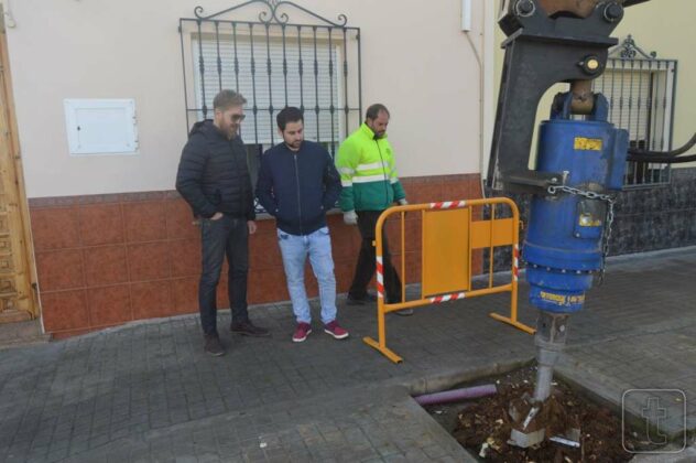 ? En marcha la destoconadora para la replantación de diversas calles de Tomelloso