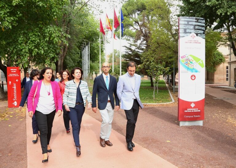 Educación hace un llamamiento para que sea “reconocida la determinante función social del docente”