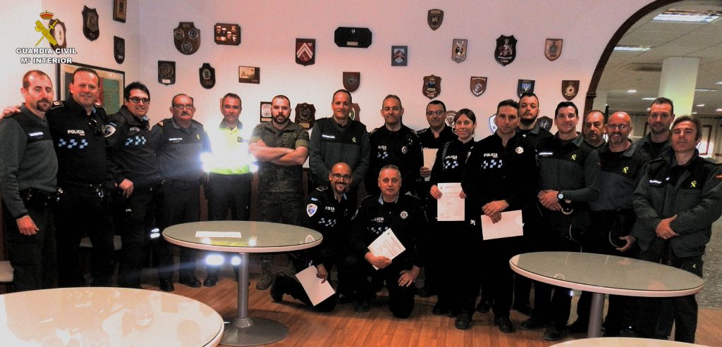 La Guardia Civil forma a policías locales de varias poblaciones de la provincia
