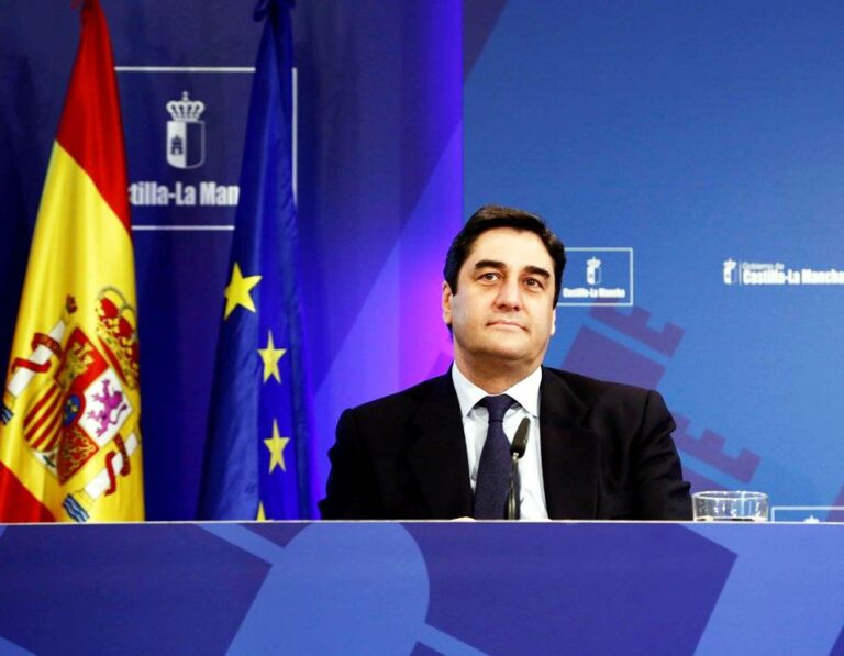 Echániz afirma que Castilla-La Mancha “no va a escatimar un euro para atender a los pacientes de Hepatitis C”