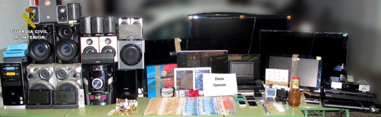 La Guardia Civil detiene a cuatro personas en Manzanares y Membrilla  y desarticula tres puntos de venta de droga