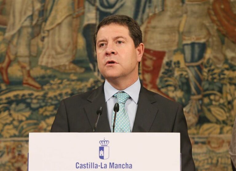 Page cree que el PSOE tendrá que contar con el liderazgo de Susana Díaz en el futuro