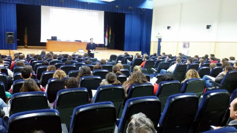 El Instituto García Pavón de Tomelloso acogió la jornada “Emprender puede ser tu futuro”