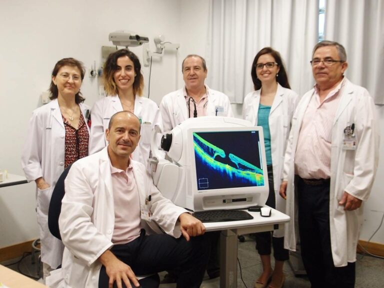 Oftalmólogos del Hospital de Ciudad Real aplican una novedosa técnica para corregir el desprendimiento de retina