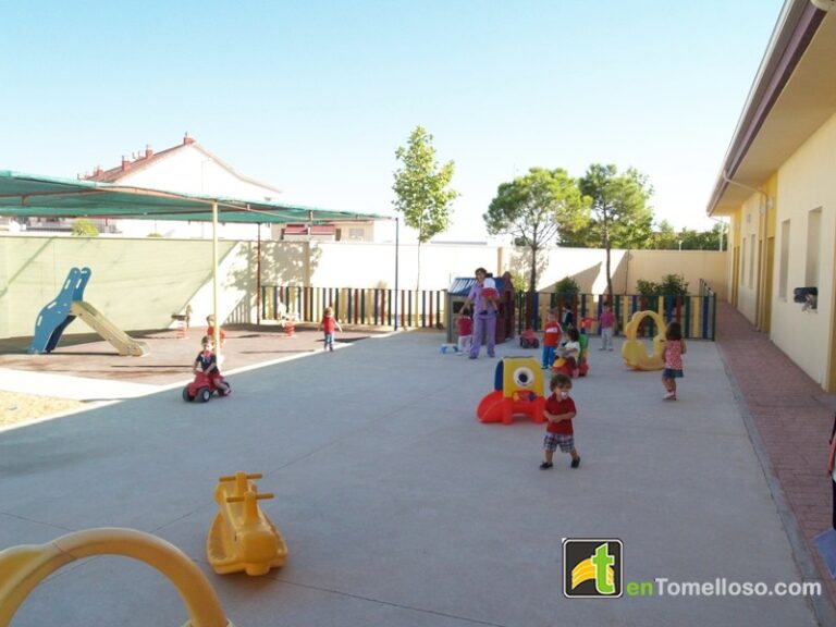 La Peña Taurina de Tomelloso entrega a Cáritas 15.247 euros de la Corrida Solidaria