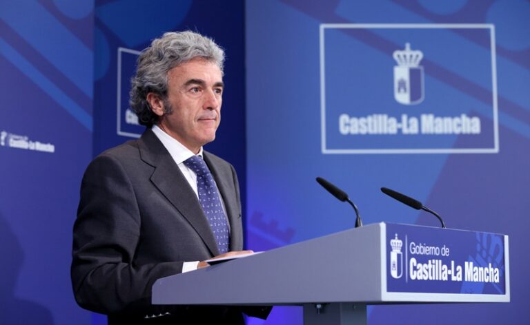 Echániz anuncia un plan de choque para reducir las listas de espera dotado con 15 millones de euros