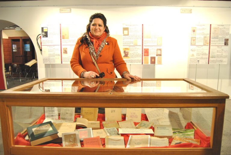 Ya se puede visitar la exposición de libros curiosos en la Posada de los Portales