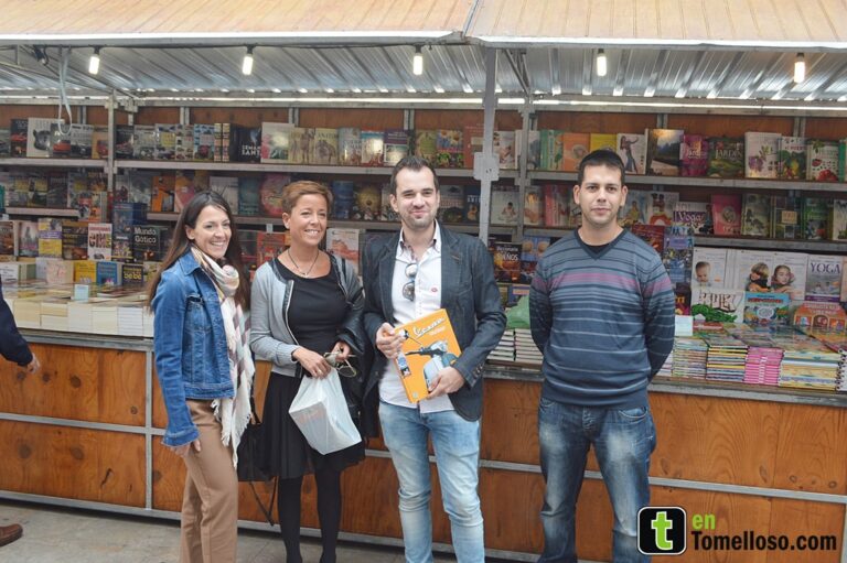 La Plaza de España de Tomelloso acoge hasta el día 18 la Feria del Libro de Ocasión