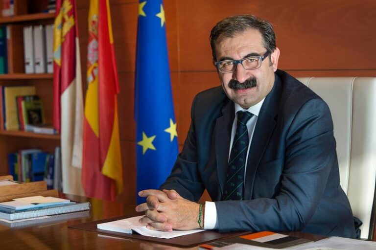 El consejero de Sanidad comparecerá en Cortes el lunes para hablar sobre el brote de legionela en Manzanares
