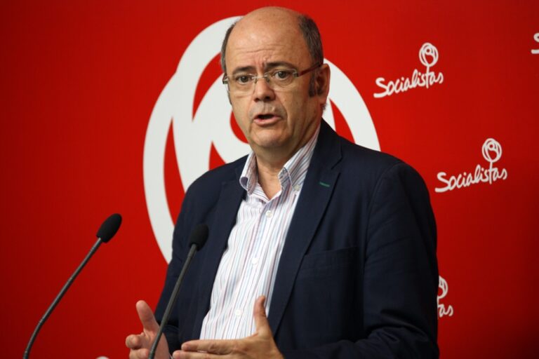 El PSOE dice que la destilación de vino no recuperará el mercado y será “la ruina para miles de familias”