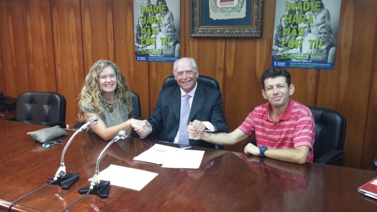 El Colegio de Abogados firma un convenio con Royal Academy