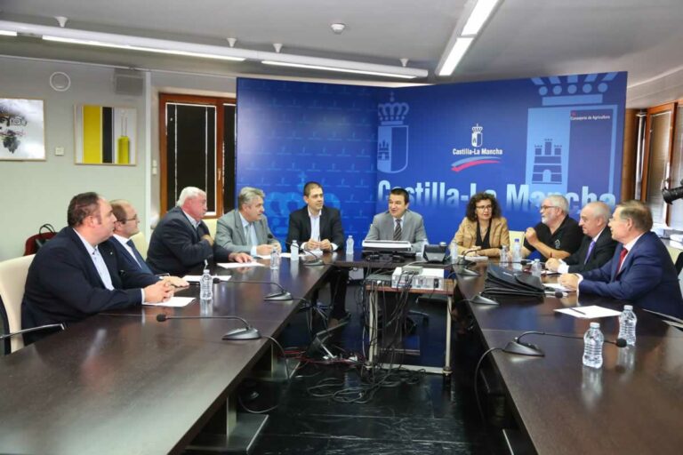 La Consejería de Agricultura propone la creación de una Interprofesional del Vino en Castilla-La Mancha