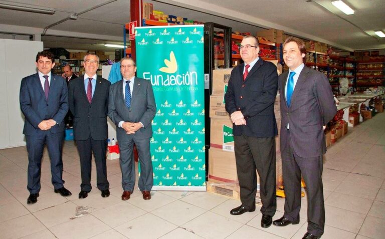 La Fundación Caja Rural Castilla-La Mancha dona 1.000 kilos de alimentos a Cáritas Talavera