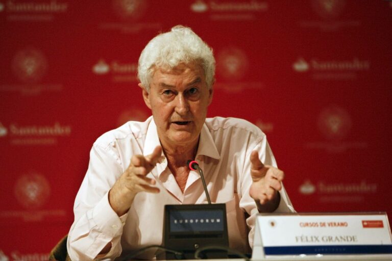 Los cursos de verano de la Complutense rinden homenaje a Félix Grande