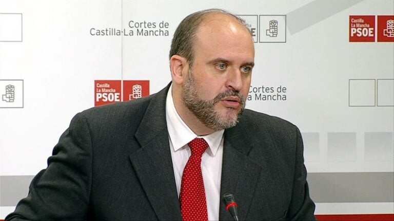 El PSOE urge a la Junta a firmar el convenio sanitario con Madrid