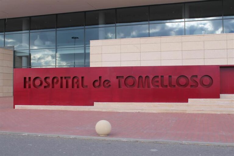 La Junta paraliza “el proceso privatizador” de cuatro hospitales