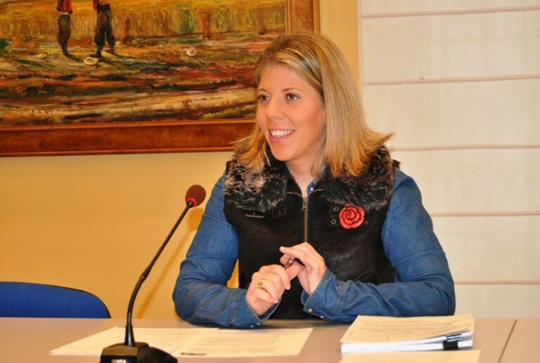 Inmaculada Jiménez, Secretaria General del PSOE de Tomelloso, felicita las Ferias y Fiestas 2013