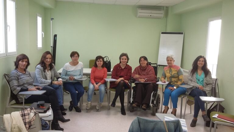 La directora del Instituto de la Mujer y la Federación Luna Castilla-La Mancha centran su encuentro en las “dobles discriminaciones”