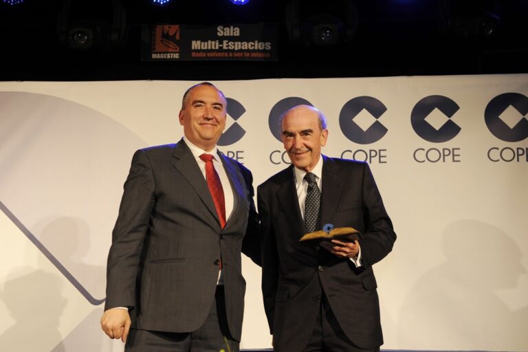 Globalcaja, premiada por la Cadena COPE de ciudad real por su liderazgo y compromiso con la región