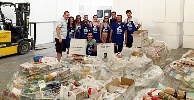 Gran éxito de la recogida de alimentos de Allianz-Jiménez Valentín a beneficio de Cáritas Tomelloso