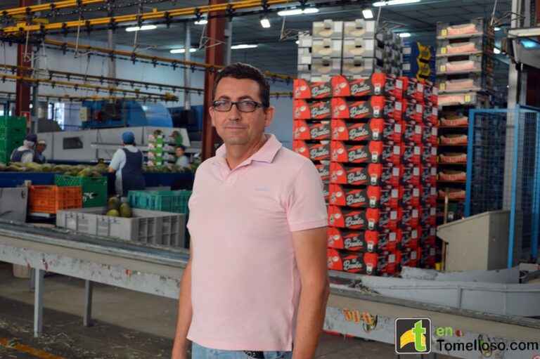 Dos miembros de Cooperativas Agro-alimentarias, representantes en la Interprofesional del melón y sandía