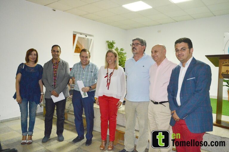 El colegio José Antonio de Tomelloso inaugura el curso 2015/2016