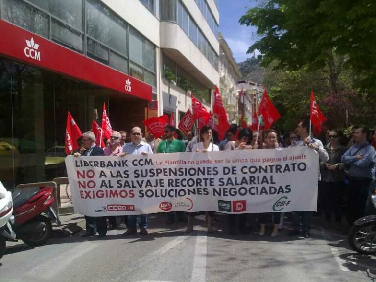 CCOO y UGT acuerdan con Liberbank reconvertir las supresiones de contrato en reducciones de jornada