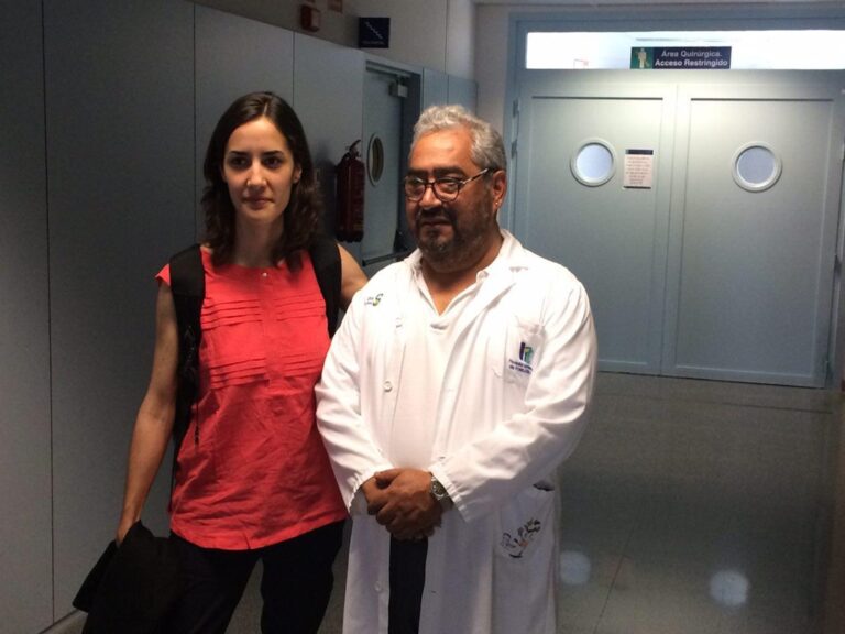 María Romero, candidata de Podemos por Ciudad Real, visita el Hospital de Tomelloso