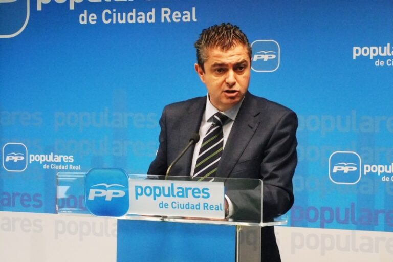Martín-Toledano: “Mientras el PP está abierto al diálogo, el PSOE ha optado por cerrarse en banda, hacer demagogia y mentir”