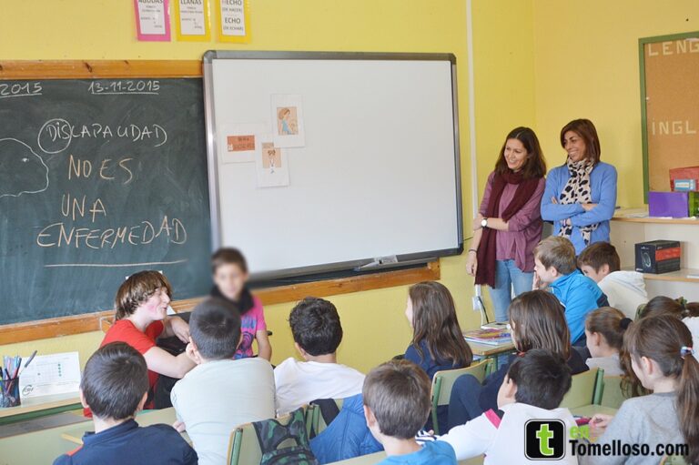 “Mi hermana Lola” presenta a través de un cuento la discapacidad a los escolares de Tomelloso