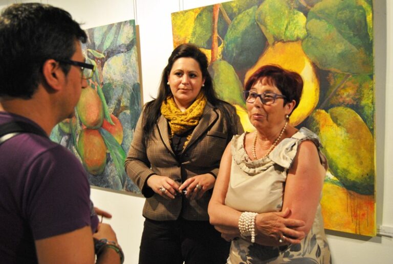 Las espectaculares frutas y flores de Milagros Rodríguez inundan la Posada de los Portales