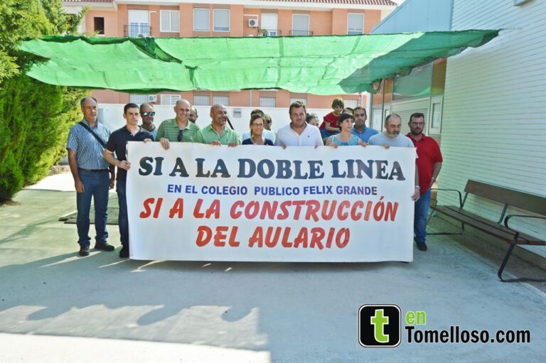 Molina manifiesta la “apuesta decidida” de Podemos por el colegio Félix Grande de Tomelloso